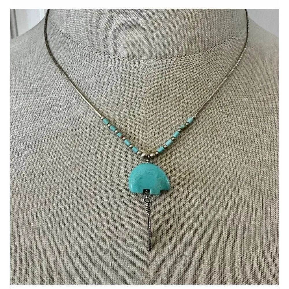 Vintage Southwestern Style Liquid Silver Howlite Bear Necklace